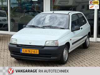 Renault Clio 1.2 RL Nieuwstaat, nwe distributrie, nwe apk