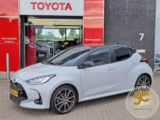 Toyota Yaris 1.5 Hybrid GR Sport STOELVERWARMING ADAPTIVE CRUISE CONTROL DEALER ONDERHOUDEN