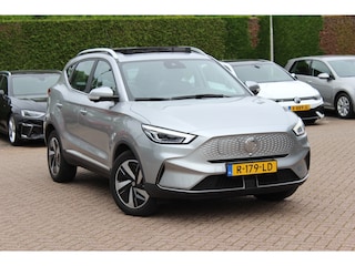 MG ZS EV Long Range Luxury 70 kWh / Panoramadak / Camera / Leder / CarPlay / Keyless / 17'' / Stoelverwarming / Dodehoek / DAB / ACC