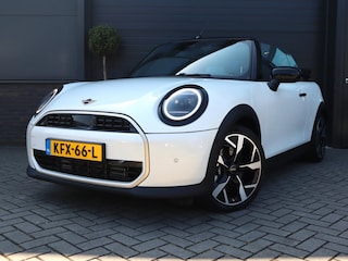 Mini Cooper Cabrio 2.0 C Favoured | HUD | Camera | Carplay | Leer | Stoel en Stuurverwarming | 18 Inch
