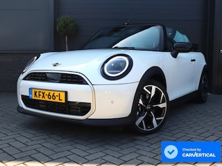 Mini Cooper Cabrio 2.0 C Favoured | HUD | Camera | Carplay | Leer | Stoel en Stuurverwarming | 18 Inch