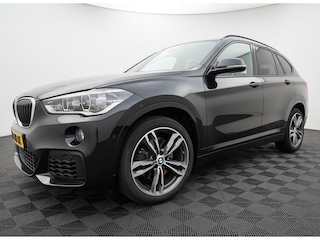 BMW X1 sDrive20i 192pk Executive, M-pakket | Pano | CarPlay