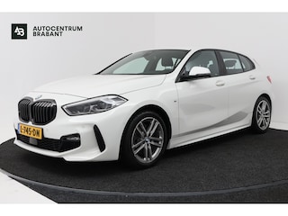 BMW 118i High Executive (TREKHAAK, CAMERA, SFEERVERLICHTING, DEALER ONDERHOUDEN)
