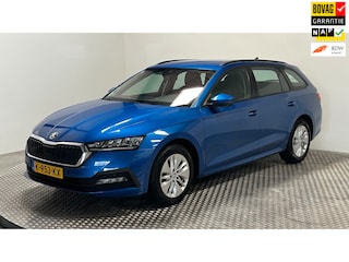 Skoda Octavia Combi 1.0 e-TSI Business Edition benzine automaat navigatie trekhaak parkeersensoren stoelverwarming navigatie apple