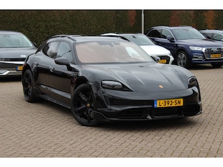 Porsche Taycan Turbo S 93 kWh / SoH 90,9% / Panoramadak / 360Camera / Head-up / Passenger Display / Luchtvering / 21'' / Bose / Keyless / Sportdesign+Chrono / Stoelventilatie+Verwarming / Stuurverwarming / Dodehoek / DAB