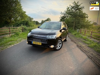 Mitsubishi Outlander 2.0 PHEV instyle +, LEER, SCHUIFDAK, CAMERA, STOELVERWARMING, APK