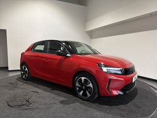Opel Corsa Electric Yes 50 kWh | Carplay | Warmtepomp | 11 kW 3-fase | LMV 16'' | Bi-Color Dak | Soh (batterijcheck) Waarde 99,3 %