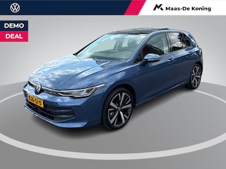 Volkswagen Golf 1.5 eHybrid Life Edition Panoramadak · Achteruitrijcamera · Draadloze telefoonlader · Stuur- & Stoelverwarming