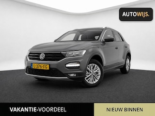 Volkswagen T-Roc 1.0 TSI Style Business|PANO|NL AUTO|TREKHAAK|DIGIDASH|LM-VELG