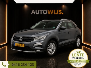 Volkswagen T-Roc 1.0 TSI Style Business|PANO|NL AUTO|TREKHAAK|DIGIDASH|LM-VELG