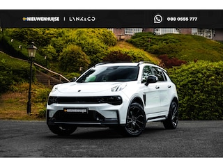 Lynk & Co 01 1.5 Plug-in Hybrid Core Black Edition | GRATIS TREKHAAK | Nieuw Model | PHEV | Achteruitrijcamera | Parkeersensoren | Stoelverwarming | Apple Carplay | Android Auto | Navigatie | Adaptieve Cruise Control