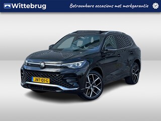 Volkswagen Tiguan 1.5 eHybrid 204PK DSG R-Line Edition / Resterende Fabrieksgarantie tot 29-12 2029 / Trekhaak / Panoramadak / 20'' LMV / VW
