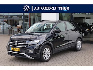 Volkswagen T-Cross 1.0 TSI Life 95PK / 70kW, NL auto 2e eigenaar, trekhaak, 16" LMV, dodehoekdetectie (side assist), navigatie, lendesteunen, adaptieve cruise control (acc), lane assist, airco, elektrisch verstel- en verwarmbare buitenspiegels, multifunctioneel lederen stuurwiel, DAB+, variabele laadvloer etc.