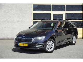 Skoda Octavia Combi 1.0 TSI Business Edition BJ2021 Lmv 16" | Led V+A | Dynamische knipperlichten | Pdc | Elek. achterklep | App-Connect | Navi | Virtual cockpit | Dashboard verlichting | Climate control | Cruise control | Extra getint glas