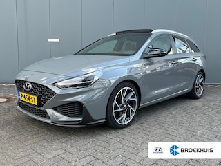 Hyundai i30 Wagon 1.5 T-GDi MHEV N-Line Sky | Trekhaak | Elektrisch Schuifdak | 18'' velgen | Camera | Carplay | Dodehoek detectie | Draadloos laden | Full LED | Alcantara bekelding | Parkeersensoren | Stoelverwarming | Stuurverwarming