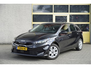 Kia Ceed 1.0 T-GDi 5drs DynamicLine BJ2023 Lmv 16" | Led V+A | Pdc | Achteruitrijcamera | App-Connect | Navi | Climate control | Cruise control | Getint glas