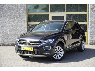 Volkswagen T-Roc 1.5 TSI 150PK! Sport BJ2020 Lmv 17" | Led V+A | Pdc | App-Connect | Navi | Virtual cockpit | Climate control | Cruise control | Sportstoelen | Verwarmde voorstoelen | Extra getint glas