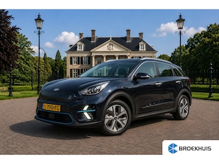 Kia Niro e-Niro DynamicLine 64 kWh | NL-AUTO! | DEALER OH! | WARMTEPOMP | ADAPTIVE CRUISE | LANE ASSIST | CAMERA | PARK SENS | HALF LEDER | LED | NAVI | CLIMA