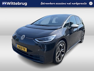 Volkswagen ID.3 First Plus 58 kWh Navigatie / 19"LM velgen / Camera / App-connect / Parkeersensoren / Stoelverwarming