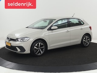 Volkswagen Polo 1.0 TSI Life Business | Stoelverwarming | Adaptive cruise | Carplay | Trekhaak | Navigatie | Full LED | 16'' | Climate control | DAB | Bluetooth