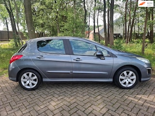 Peugeot 308 1.6 VTi Première
