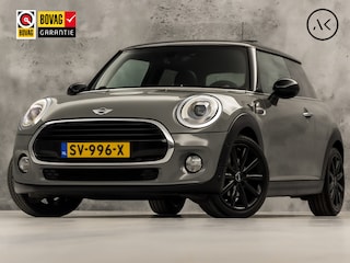 Mini Cooper 1.5 Chili Automaat (PANORAMADAK, GROOT NAVI, CLIMATE, LEDER, STOELVERWARMING, SPORTSTOELEN, GETINT GLAS, PARKEERSENSOREN, LED KOPLAMPEN, NIEUWSTAAT)