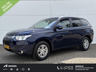 Mitsubishi Outlander 2.0 Business Edition / Trekhaak ( 1600 kg )  / 7-Persoons / volledig Dealer onderhouden /