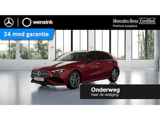 Mercedes-Benz A-klasse 180 Business Solution AMG | Night | Panoramadak | Multibeam | Widescreen | Achteruitrijcamera | Sfeerverlichting | Stoelverwarming |
