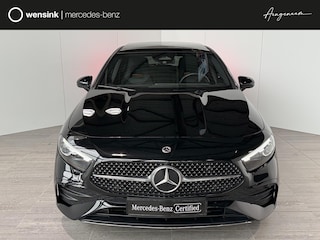 Mercedes-Benz A-klasse 180 Business Solution AMG | Multibeam | Panoramadak | Widescreen | Sfeerverlichting | Stoelverwarming | Achteruitrijcamera |