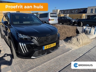 Peugeot 2008 1.2 PureTech 130 GT Panorama Dak | Camera | Alcantara | Elek. Stoelen met Massage | Parkeersensoren Rondom | Adaptieve Cruise | Achteruitrijcamera | Airco (automatisch) | Alcantara bekleding