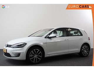 Volkswagen Golf Edition Navigatie Climate Control Digitale cockpit  PDC Camera LMV 17" Stoelverwarming