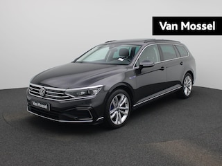 Volkswagen Passat Variant 1.4 TSI PHEV GTE Business 218 PK| Dealeronderhouden | Trekhaak | Panoramadak | Bestuurderstoel Elektrisch Met Geheugen | Navigatie | LED Matrix | Stoelverwarming | Stuurwielverwarming | Achteruitrijcamera