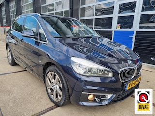 BMW 2-serie Tourer 218d Luxury LEER / NAVI / CAMERA / CRUISE / PDC