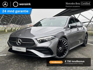 Mercedes-Benz A-klasse 180 Star Edition AMG Line | Night | Panoramadak | Sfeerverlichting | 19" Multispaaks | Parkeercamera | Stoelverwarming |