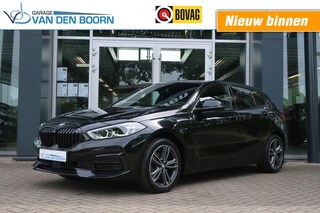 BMW 118i Business, Comfort stoelen, PDC voor en achter, Full LED etc.