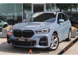 BMW X1 (f48) sDrive18i M-Sport | Stormbay | LED | Navigatie | Cruise | Climate | Sfeerverlichting | Camera | HUD