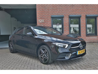 Mercedes-Benz A-klasse 250 e Business Solution AMG Limited Cr, Carplay, sfeerverlichting, stoel verw, 18'' LMV