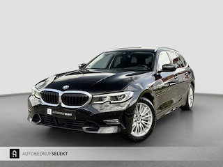 BMW 3-serie Touring 330e xDrive | Laser | Trekhaak | Head Up | 360 | Sfeerverlichting | Dodehoek | 1e eigenaar