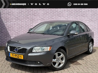 Volvo S40 2.0 Sport 145pk | Bi-xenon adaptief | parkeersensoren achter | Trekhaak | verwarmde voorstoelen | High performance audio | Dealer onderhouden | 12 maanden BOVAG garantie |
