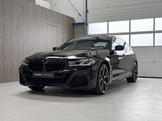 BMW 545e xDrive High Executive G30 LCi M Sport 394 PK 6 cilinder - M5 STOELEN - PANORAMADAK - LASER LAMPEN - HARMAN KARDON