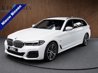 BMW 5-serie Touring 530e M-Sport Navi Leer Sportstoelen PDC Climate voor en achter  Elektr. verstelbare stoelen Elektr. achterklep LM velgen