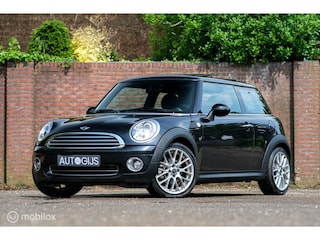 Mini Cooper 1.6 | Xenon | Panoramadak | Exclusieve audio | nieuwe APK | Zeer nette auto | Stoelverwarming |