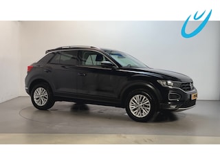 Volkswagen T-Roc 1.5 TSI 150pk DSG Style Business Camera Virtual Cockpit Stoelverwarming LED