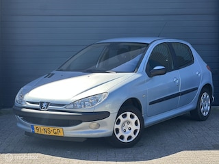 Peugeot 206 1.4-16V Premium | Airco | Lange APK |