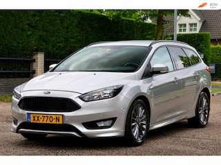 Ford Focus Wagon 1.0 ST-Line | 140 PK | NAVI | AIRCO | CRUISE | STOELVERWARMING | TREKHAAK | ZEER MOOIE GOED ONDERHOUDEN AUTO |