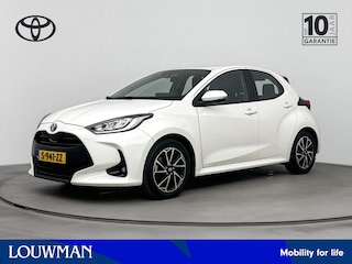 Toyota Yaris 1.5 Hybrid Dynamic Navi | 16'' Lichtmetalen velgen | Apple Carplay / Android Auto | Parkeercamera | Keyless Entry/Start |