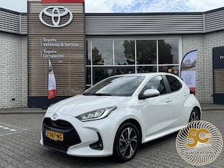 Toyota Yaris 1.5 Hybrid 115 FIRST EDITION TREKHAAK KEYLESS NAVI CAMERA PRIVACY GLASS
