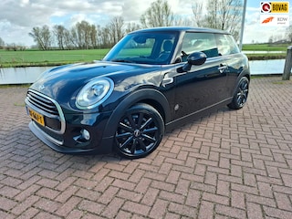 Mini Cooper 1.5 Chili Serious Business Clima Navi Cruise PDC Stoelverwarming