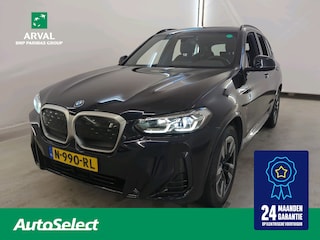 BMW iX3 80 kWh 286pk Executive | SOH 98% | Trekhaak | Panoramadak | Facelift | Sensatec Zwart | M Sport | Camera | CarPlay | 19"
