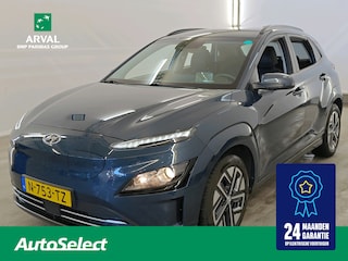 Hyundai Kona 64 kWh 204pk EV Fashion | Facelift | Warmtepomp | HUD | CarPlay | PDC | Camera | ACC | Navi | 17" velgen | BCA